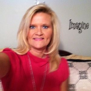 Meet your Posher, Debbie